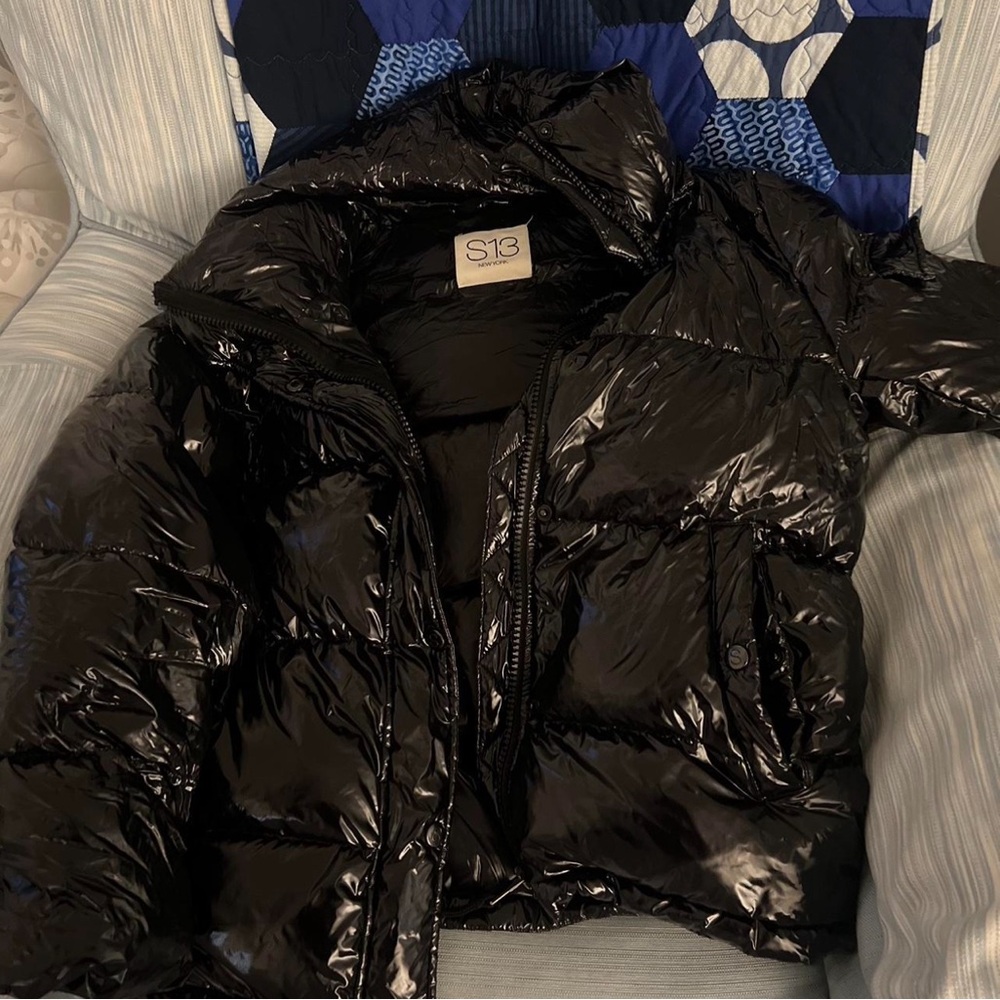 S13 BLACK PUFFER JACKET & HOOD! SIZE SMALL! BARELY WORN!!